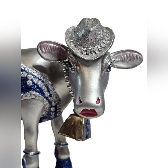 Enesco Treasured Bovines By Sisters Too Showgirl Large Cow Figurine Blue 888125 - Picture 2 of 7
